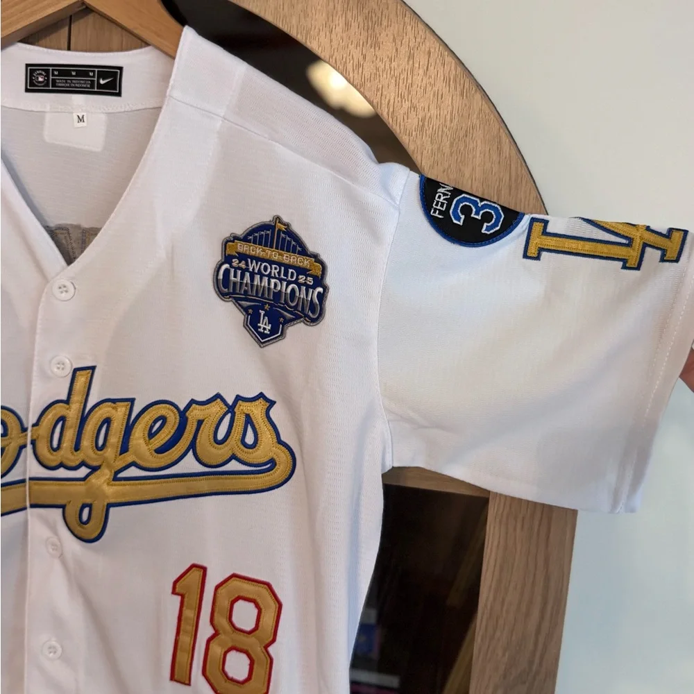 Los Angeles Dodgers Gold Script #18 World Series Champions Jersey- Medium- Nike - Picture 2 of 10